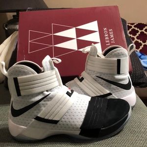 Lebron Soldier 10 SFG (Black-toe)